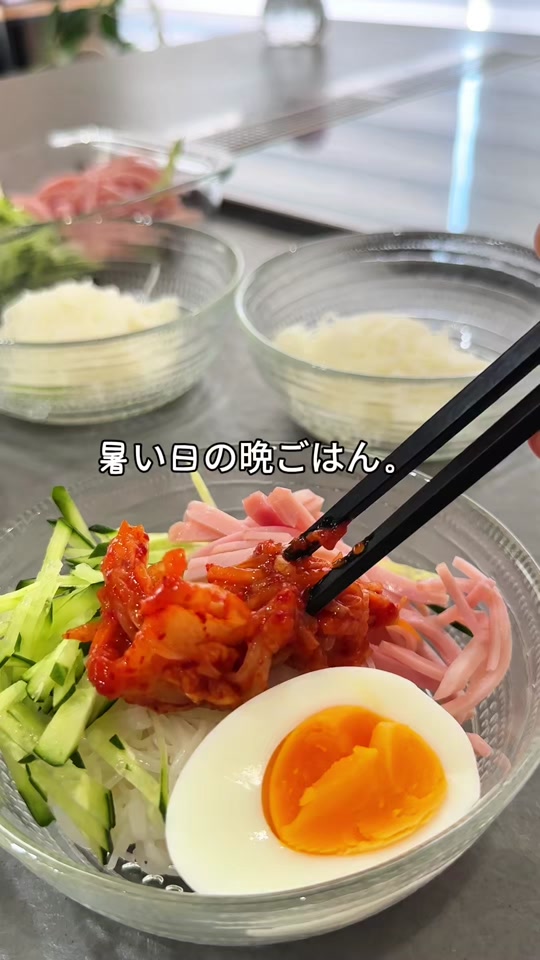 Still from a CookGo Korean cold noodles and kimbap video